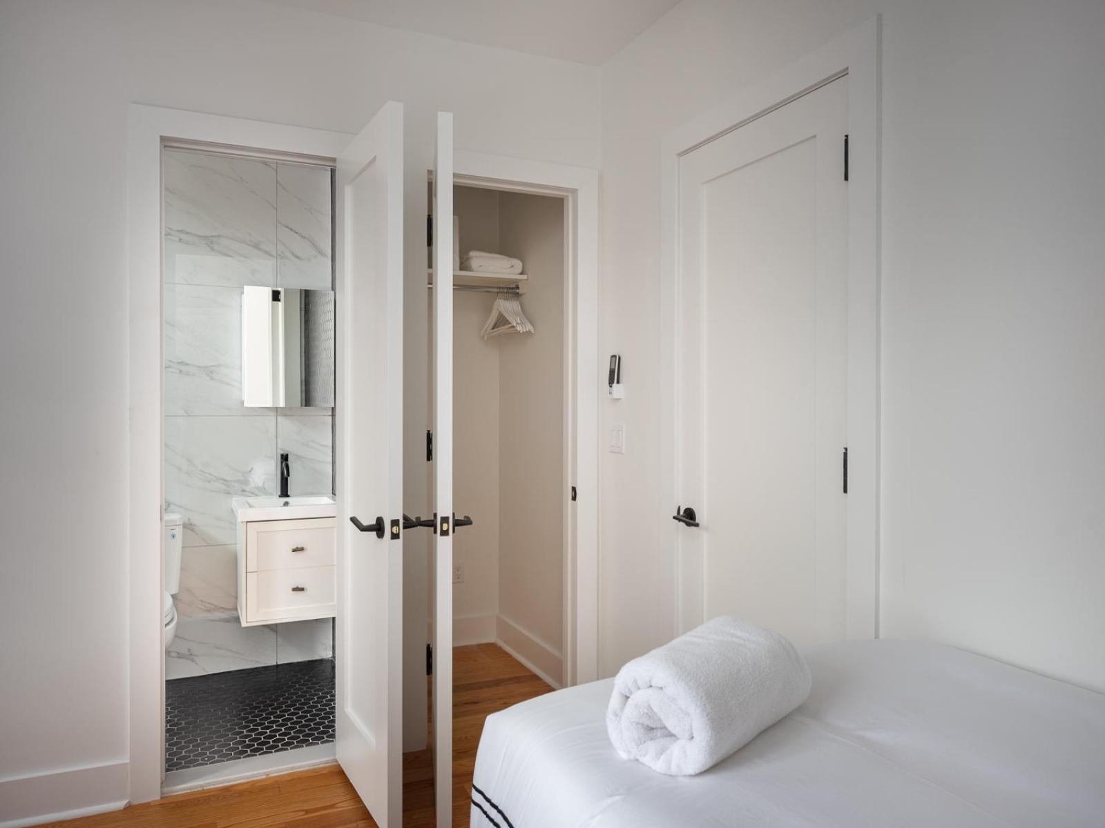 Three Bedroom Brooklynite Suite! New York City Exterior photo